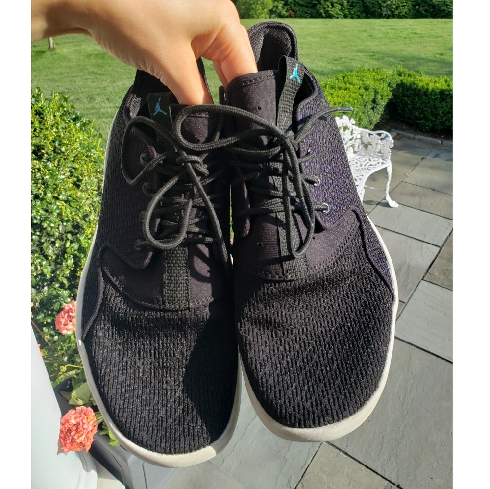 Jordan Sneakers - Picture 5 of 11